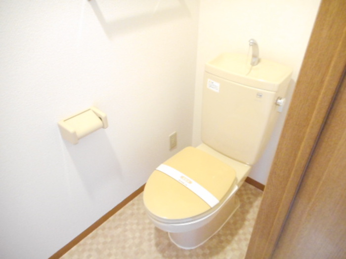 トイレ　参考写真（同物件別部屋）