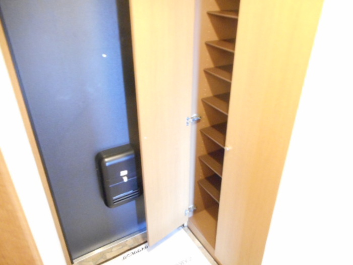玄関　参考写真（同物件別部屋）