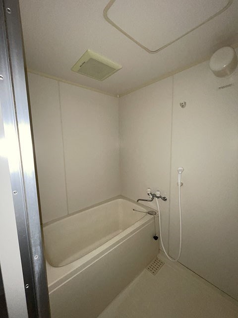 バス・シャワールーム　ゆったり過ごせるお風呂です
