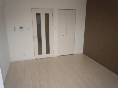 居室・リビング　室内