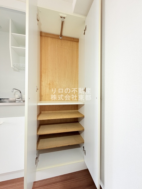 バルコニー　バルコニー付！洗濯物もすぐに乾きそうですね！
