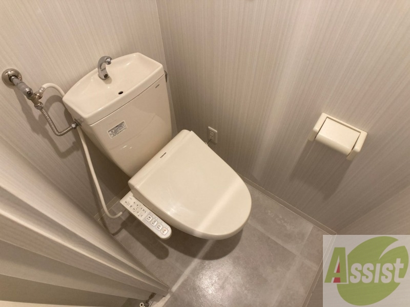 トイレ　ウォシュレット機能がついたトイレです。安心して使用できます。