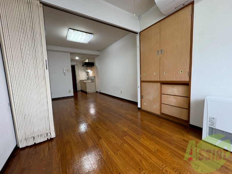その他部屋・スペース　こちらのお部屋は光が差し込む、温かみのあるお部屋です。
