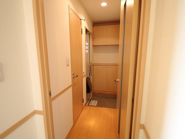 玄関　同物件別室参考写真