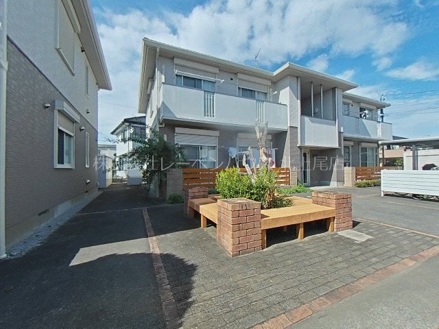 建物外観　ワンちゃんネコちゃんと一緒に暮らせるお部屋です。
