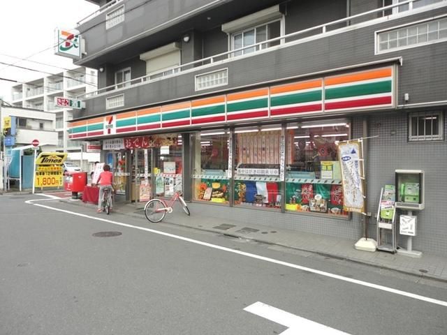コンビニ　コンビニ（コンビニ）まで151m