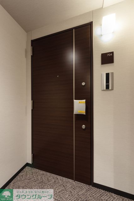 玄関　※写真は同タイプ住戸です。