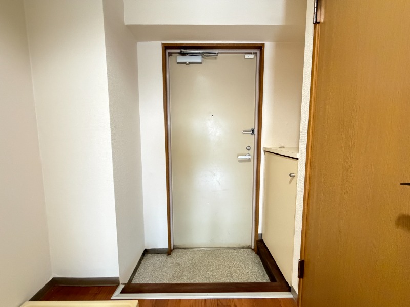玄関　３０３号室の写真