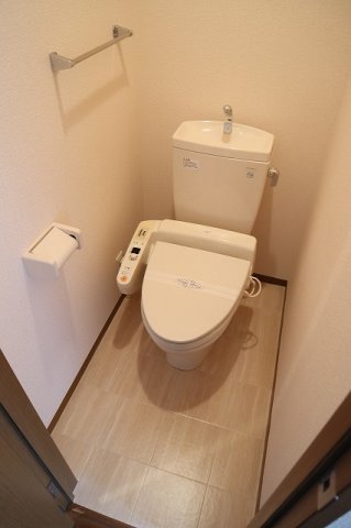 トイレ　キレイな個室空間です