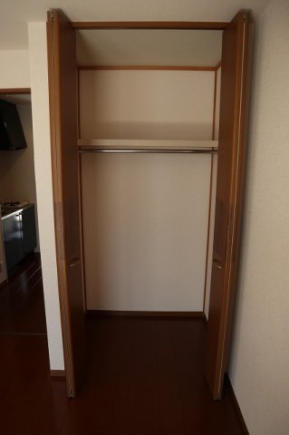 収納　お洋服もたくさんしまえますよ