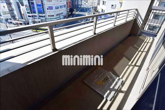 玄関　玄関に下駄箱あります