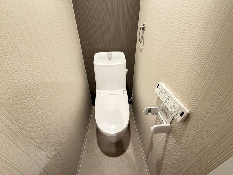 深草小久保町 新築アパートのトイレ写真
