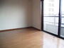 居室・リビング　日当たりのいい明るいお部屋です。