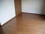 居室・リビング　キレイなフローリングのお部屋です。
