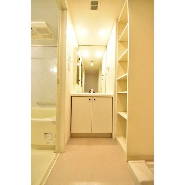 洗面設備　※別部屋の参考写真です。