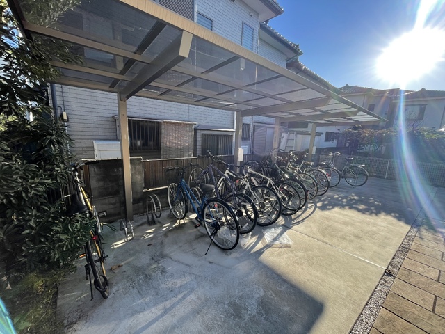 その他共有部分　屋根付きの駐輪場