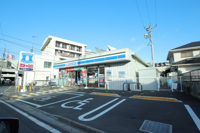 コンビニ　ローソン　上尾谷津観音前店（コンビニ）まで260m