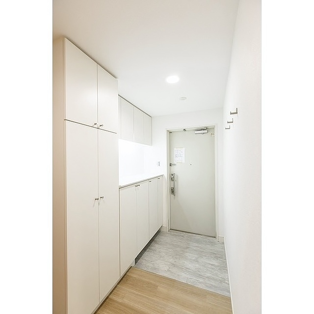 玄関　※他のお部屋の参考写真※床の色など異なる場合もあります※