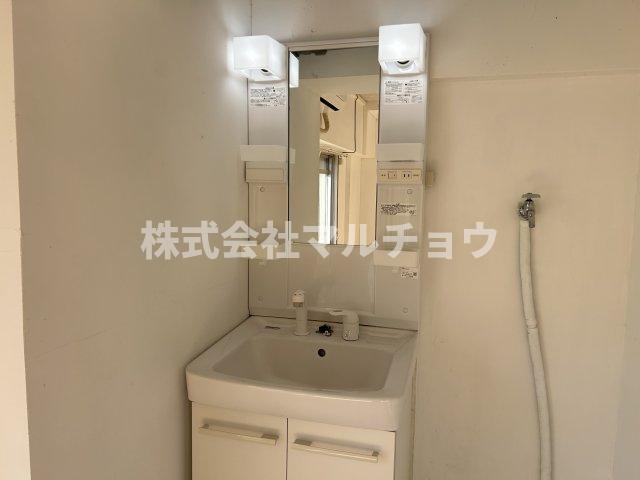 洗面設備　脱衣スペースもあります