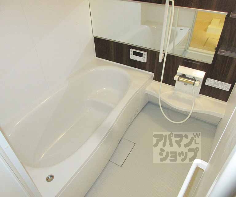 バス・シャワールーム　大きなお風呂