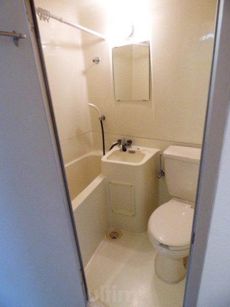 バス・シャワールーム　別部屋のお写真です。ご参考までに！