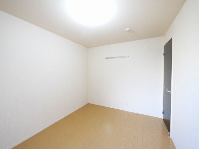 その他部屋・スペース　落ち着いて過ごせるお部屋なので、寝室にいかがでしょうか
