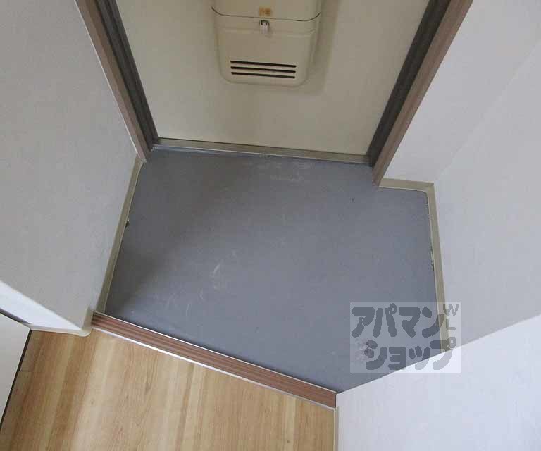 玄関　１０１号室の写真です。