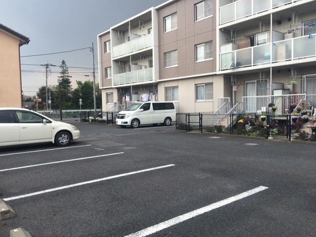 駐車場　平置き駐車場