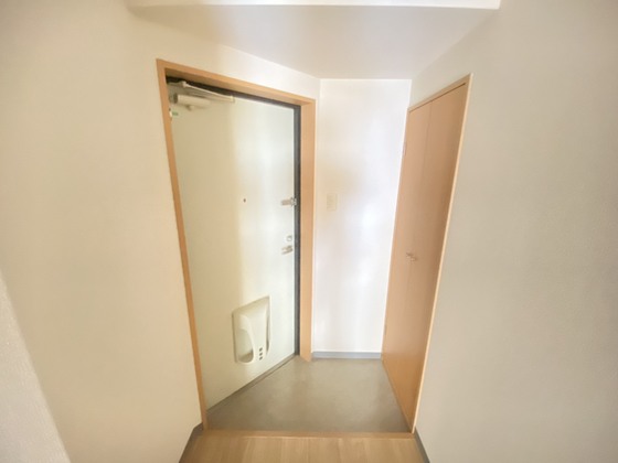 玄関　※別部屋の写真です