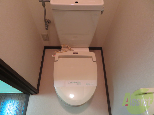 トイレ　人気のバストイレ別のお部屋です。嬉しいですね～。