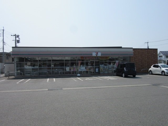 その他　セブンイレブン八代田中西町店まで850m