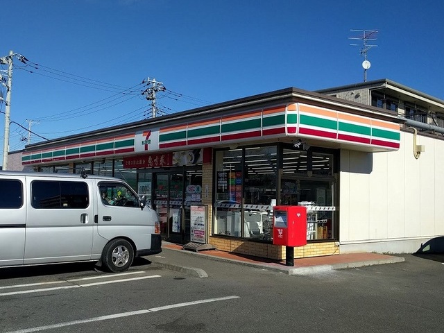 コンビニ　セブンイレブン（コンビニ）まで450m