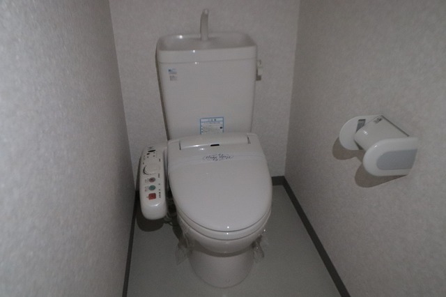 トイレ　室内写真同タイプ別部屋。現状優先。