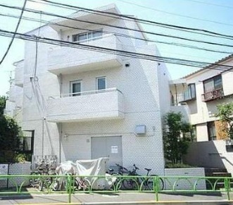 建物外観　白くて明るく清潔感のある外観です！