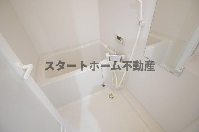 バス・シャワールーム　落ち着いた空間のお風呂です