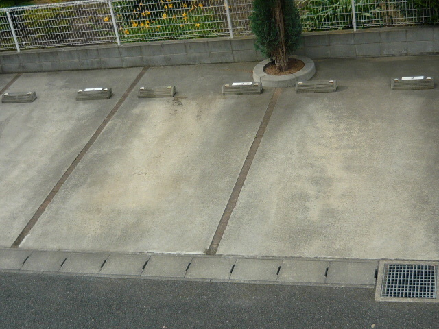駐車場　駐車場