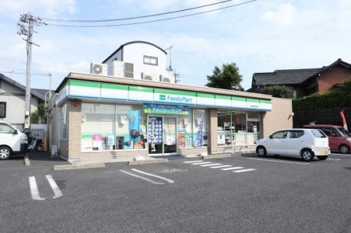 コンビニ　ファミリーマート尾張旭吉岡町（コンビニ）まで504m