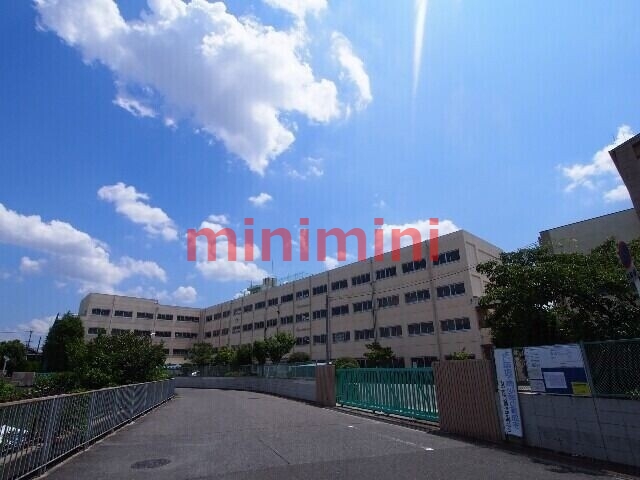 中学校　高槻市立冠中学校（中学校）まで287m