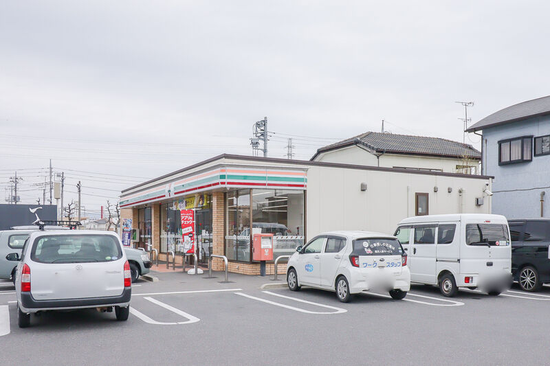 コンビニ　セブン-イレブン 伊勢崎宮子町店（コンビニ）まで800m