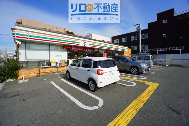 コンビニ　セブンイレブン阪急新伊丹駅前店（コンビニ）まで264m