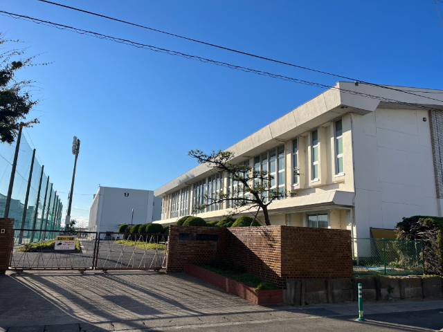 中学校　北名古屋市立白木中学校（中学校）まで1586m