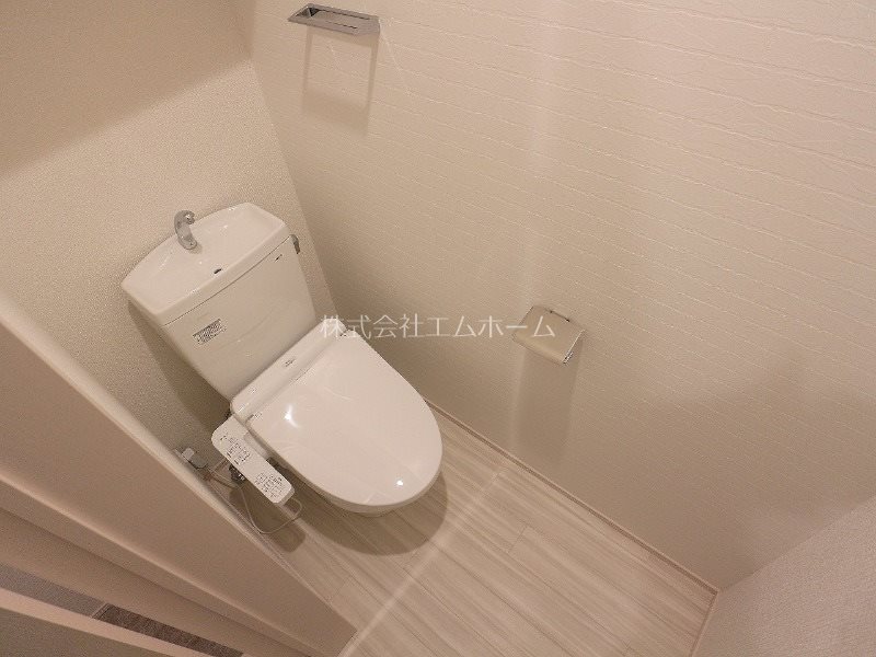 トイレ　温水洗浄暖房便座付トイレ