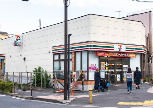 コンビニ　セブンイレブン世田谷代田店（コンビニ）まで93m