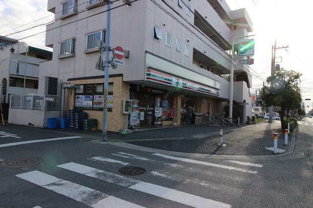 コンビニ　セブンイレブン 市川塩焼店（コンビニ）まで150m