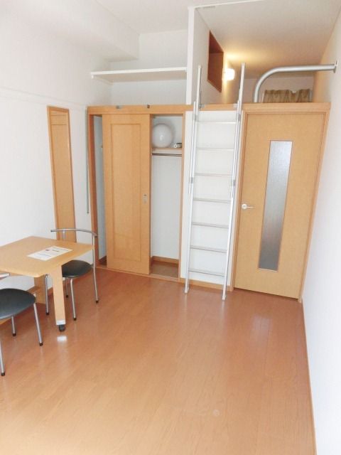 その他部屋・スペース　2階はカーペット仕様となります。