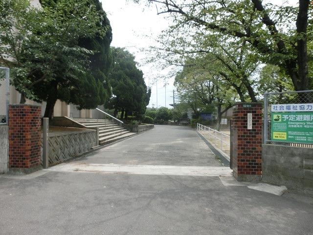 小学校　北九州市立中井小学校（小学校）まで950m