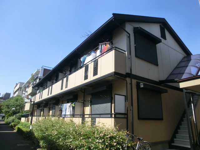 建物外観　落ち着いた雰囲気の建物です♪