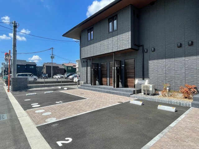 駐車場　駐車場に車を止められます