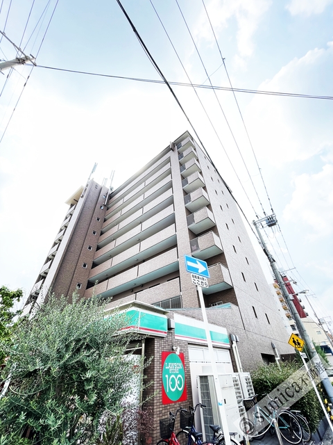 建物外観　鉄筋コンクリートのガッシリとした造りです♪