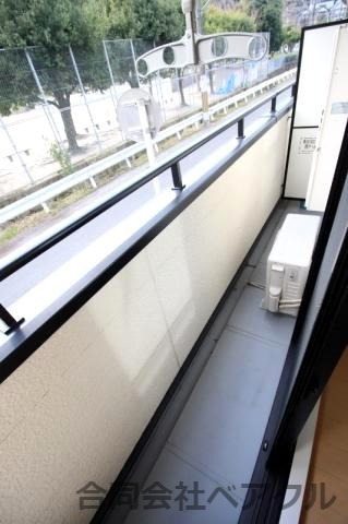バルコニー　お洗濯にも便利なバルコニー付き